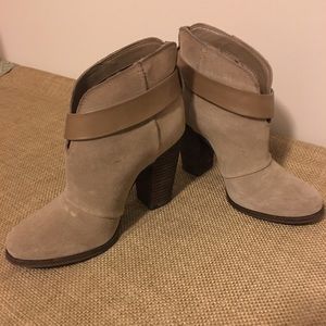 Jessica Simpson’s bootie